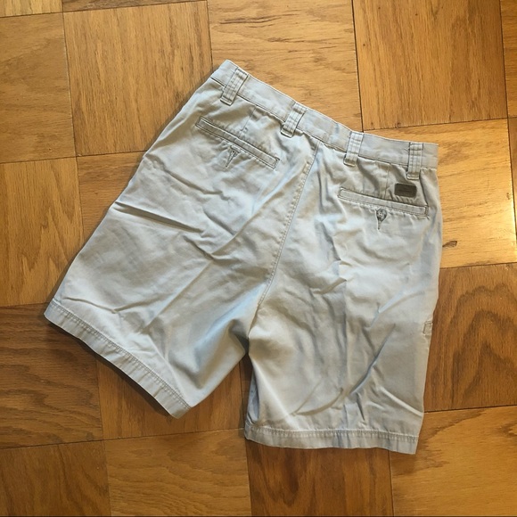 Khaki shorts - Picture 3 of 3